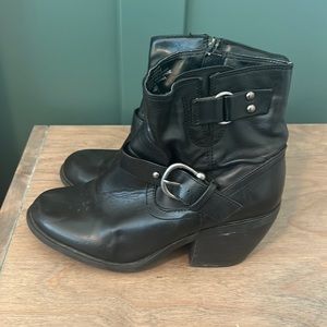 Beautiful black faux leather buckle boots!